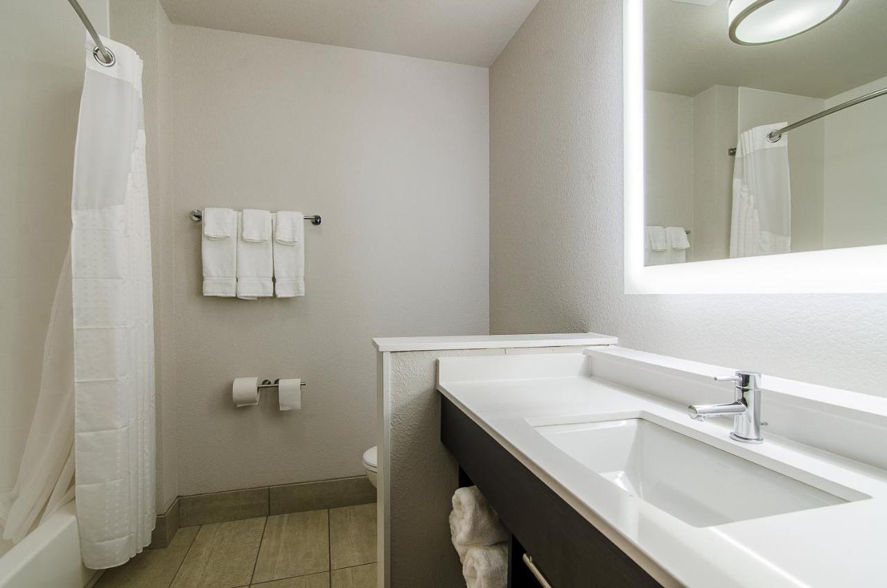 Holiday Inn Express & Suites - Atchison By Ihg Экстерьер фото