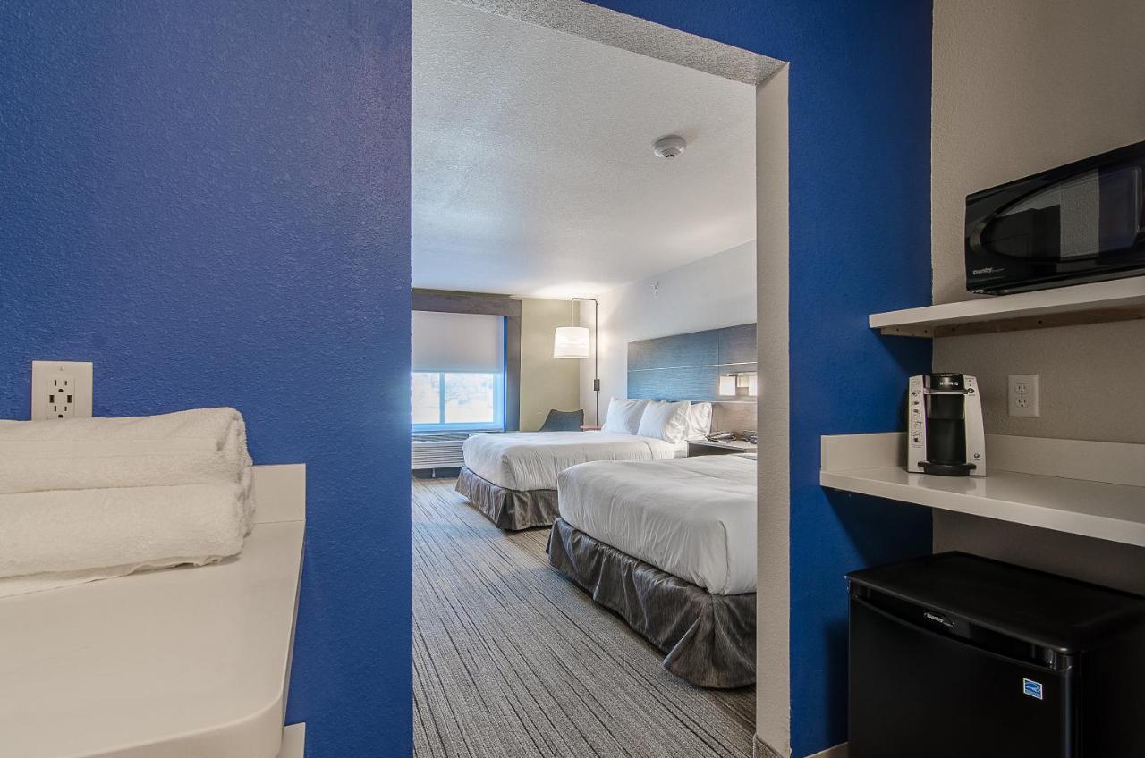 Holiday Inn Express & Suites - Atchison By Ihg Экстерьер фото