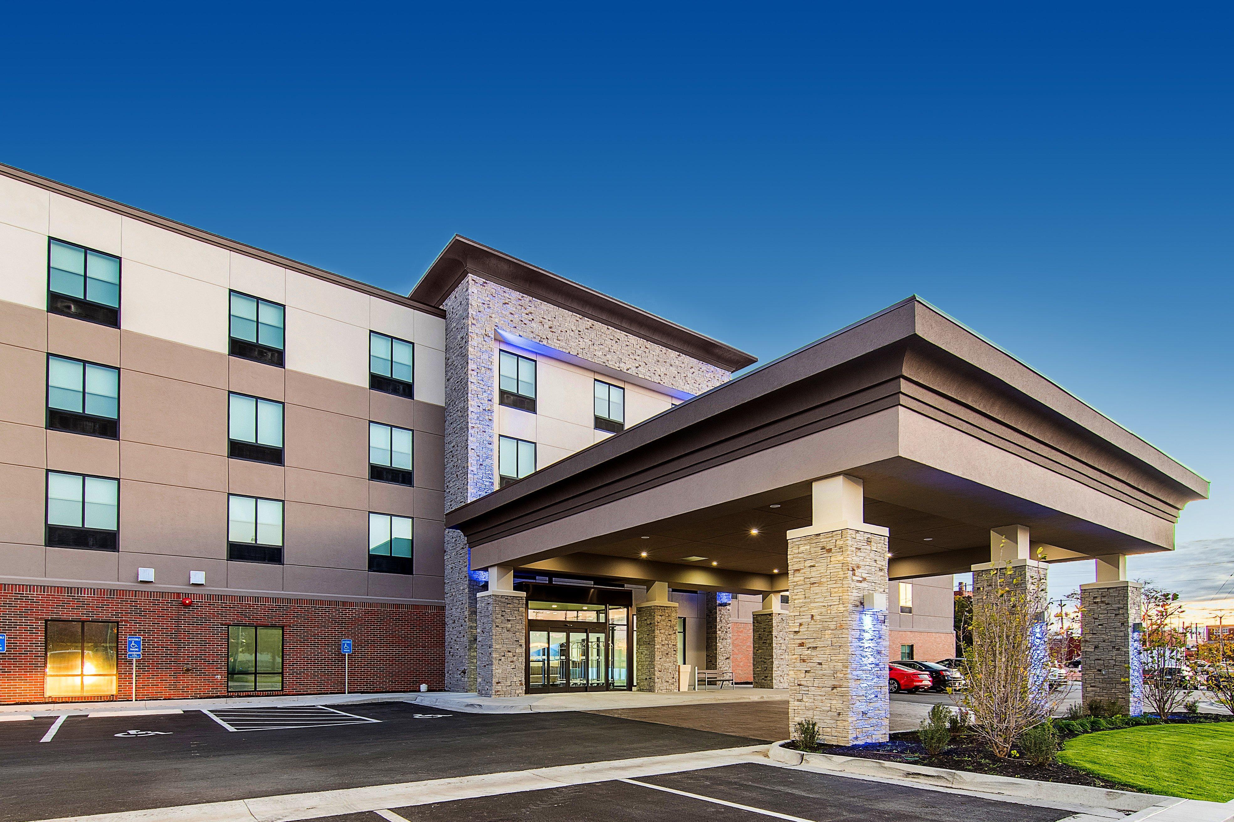 Holiday Inn Express & Suites - Atchison, An Ihg Hotel Экстерьер фото