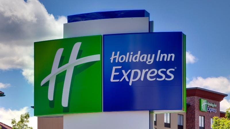 Holiday Inn Express & Suites - Atchison By Ihg Экстерьер фото
